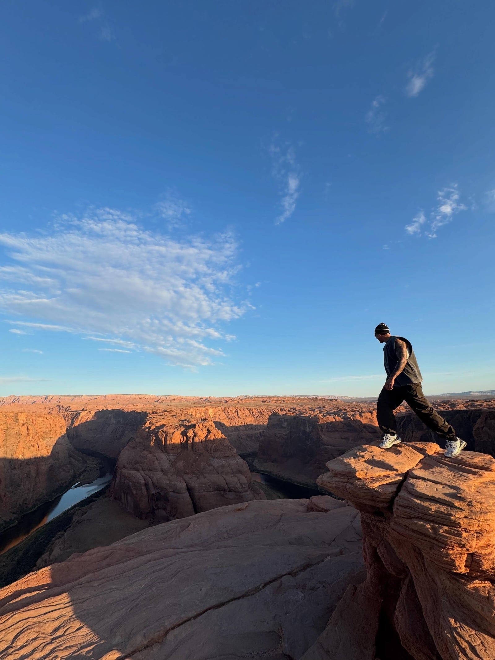 Foto de visitante en tour por Horseshoe Bend