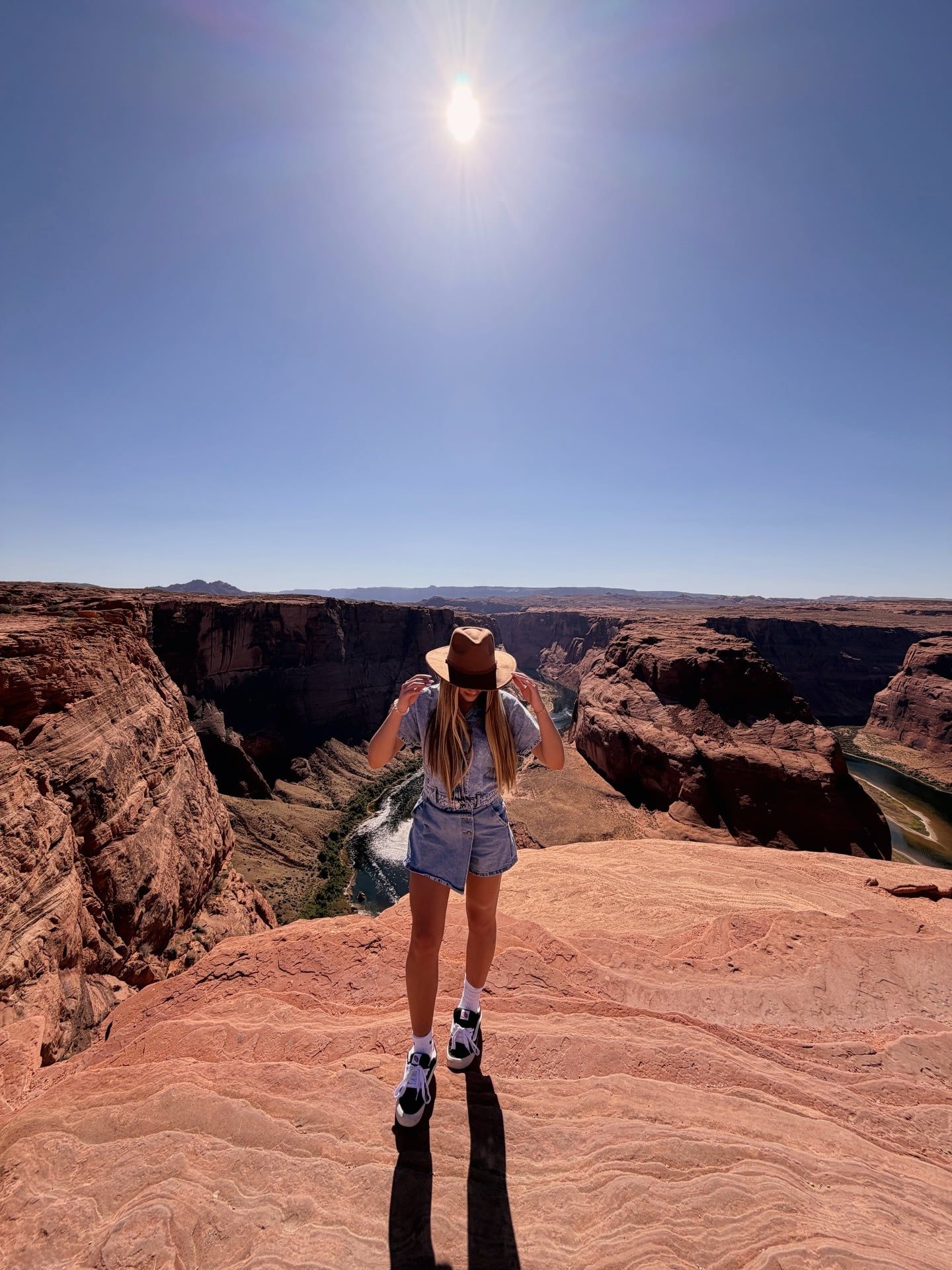 Foto de visitante en tour por Horseshoe Bend